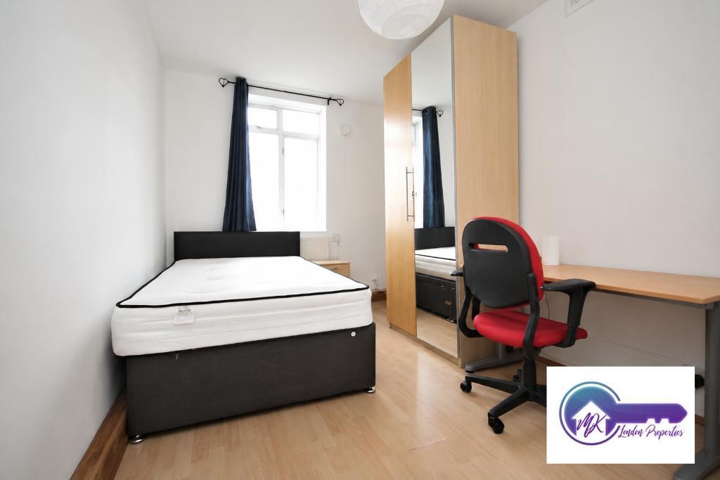 Flat Arbour Square in Greater London