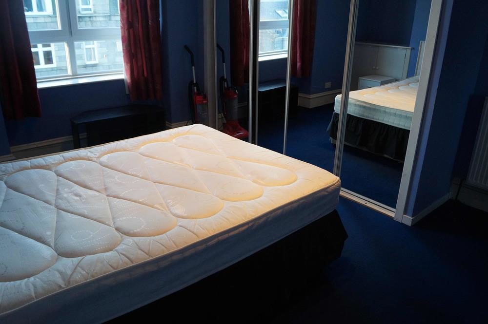 Flat Pitstruan Place in Aberdeen