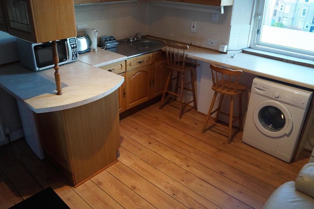 Flat Pitstruan Place in Aberdeen