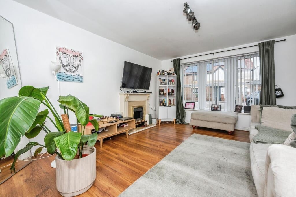 Flat Sewell Close in Grays