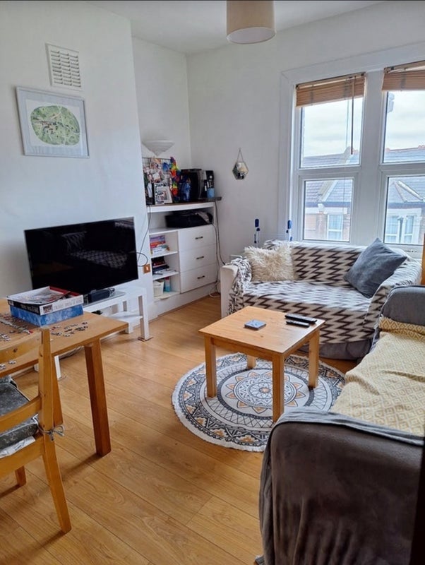 Room Sandmere Road in Greater London