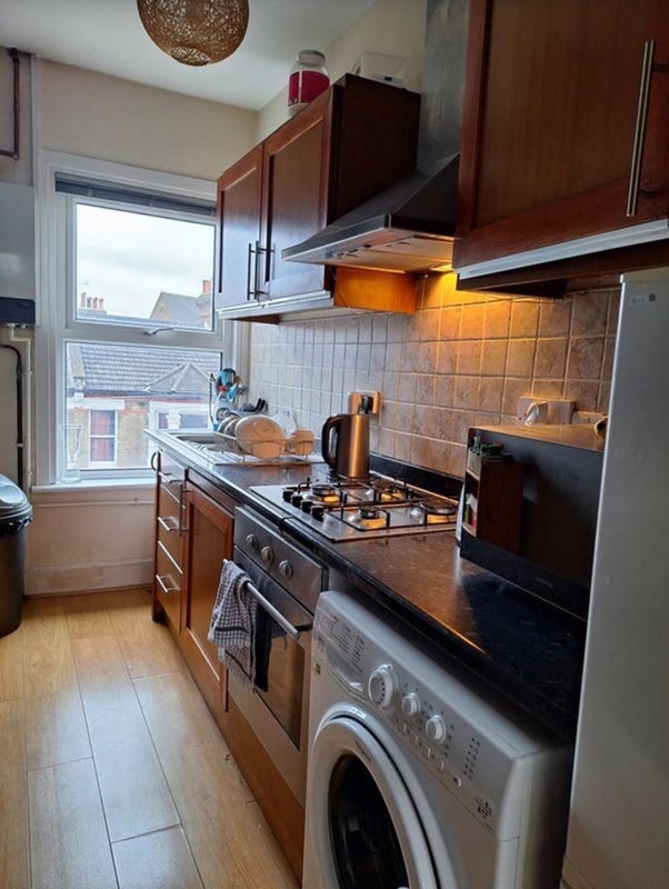 Room Sandmere Road in Greater London