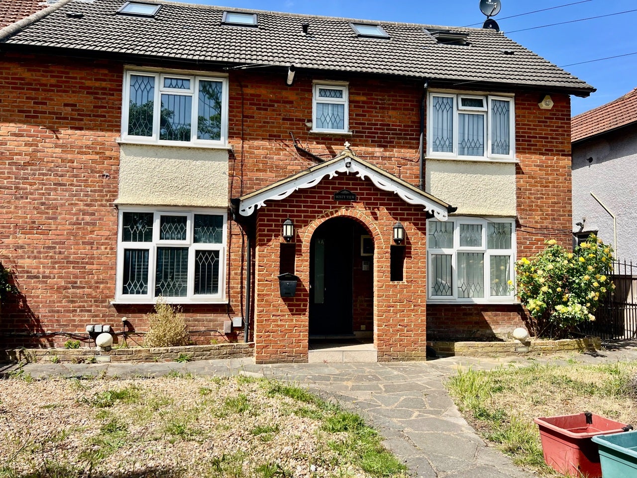Flat Sunbury Way in Greater London