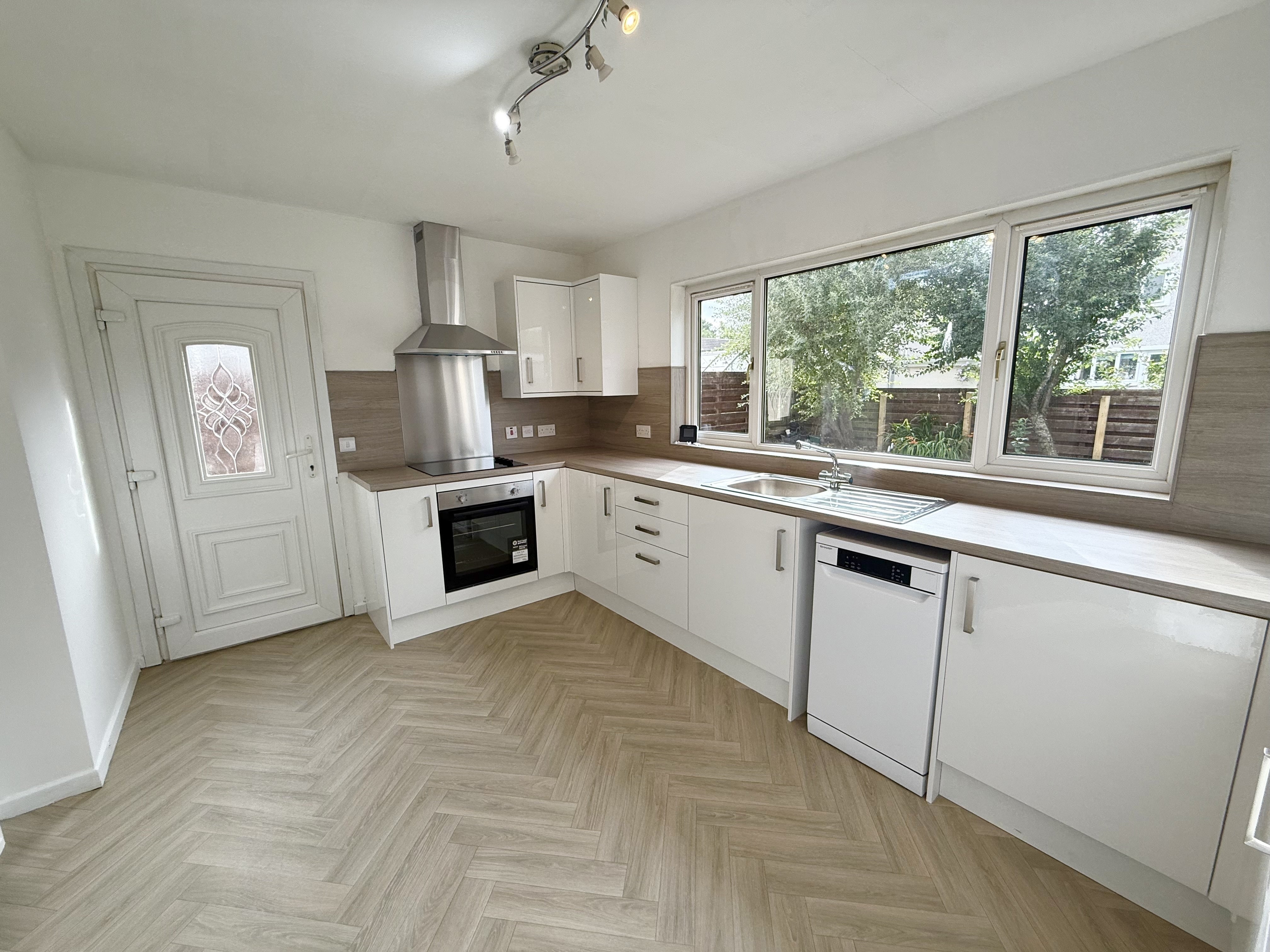 Flat McPherson Drive in Bothwell