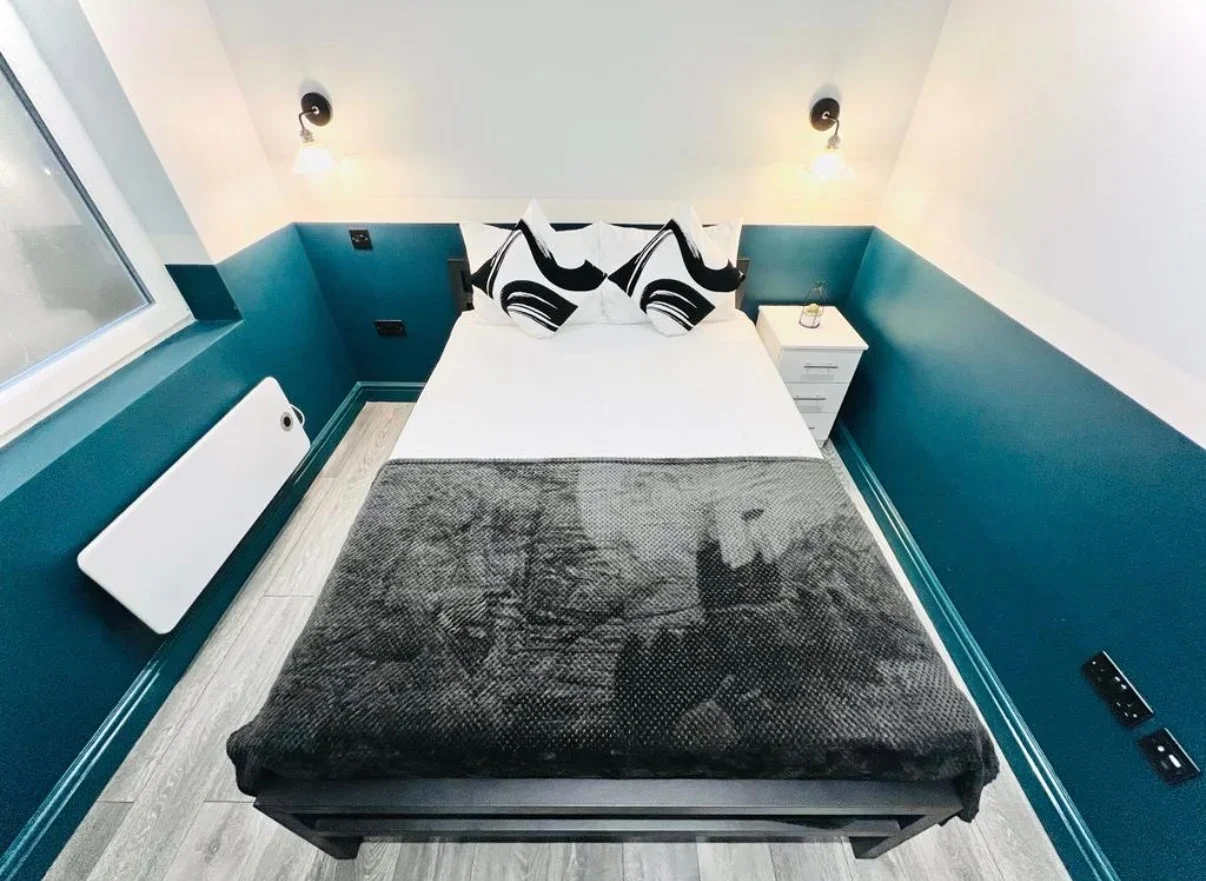 Room Downton Avenue in Greater London