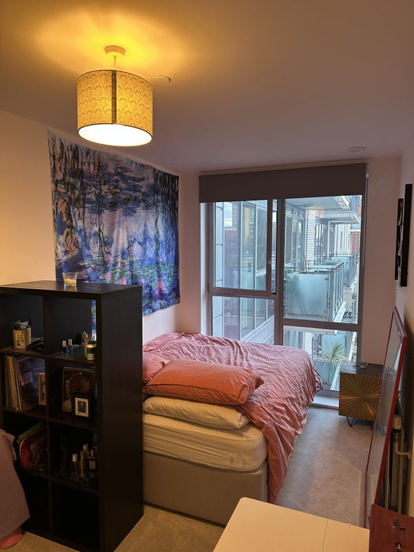 Room High Street in Greater London