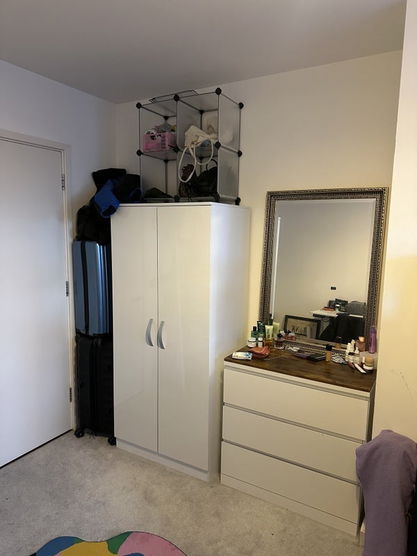Room High Street in Greater London
