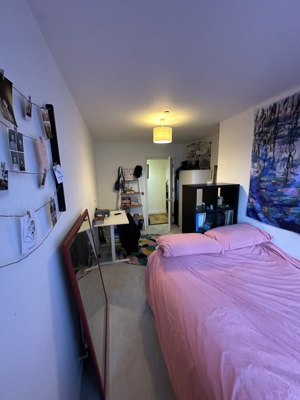 Room High Street in Greater London