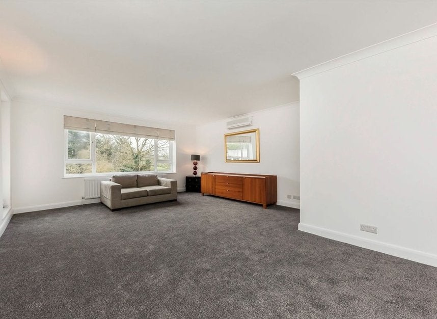 Flat Aylmer Road in Greater London