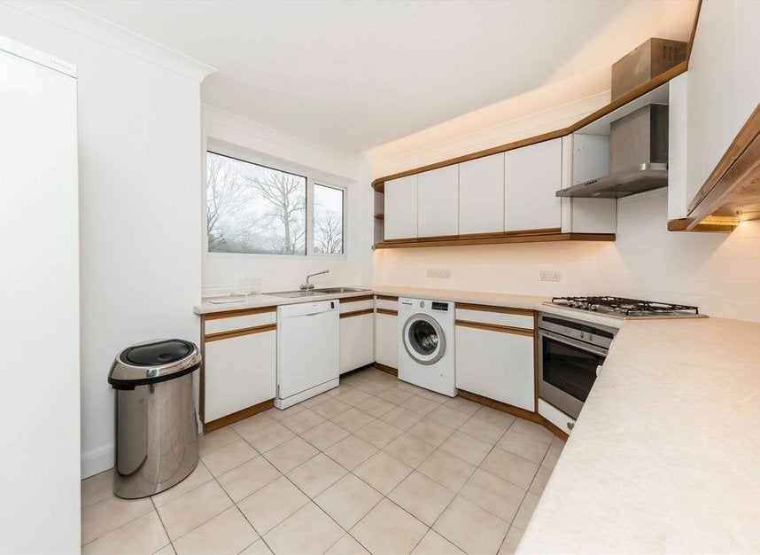 Flat Aylmer Road in Greater London