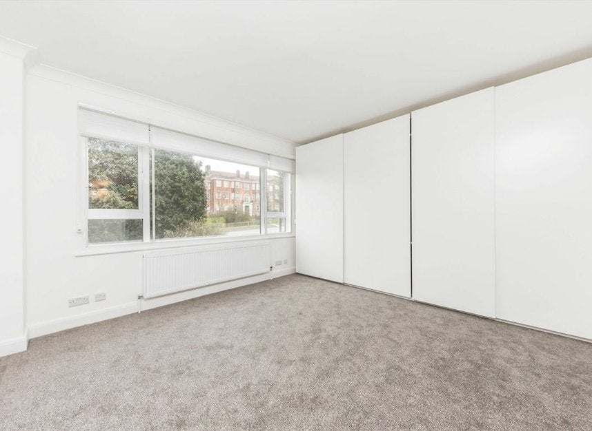 Flat Aylmer Road in Greater London