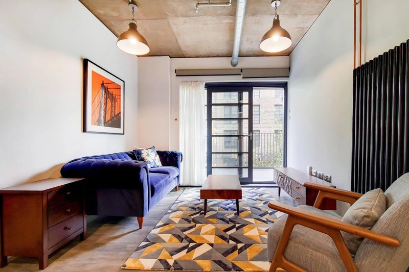 Room South Way in Greater London