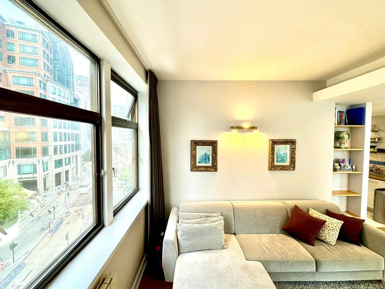 Flat Bishopsgate in City of London