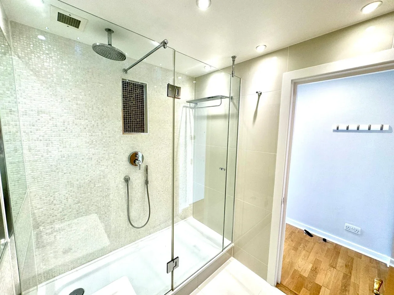 Flat Bishopsgate in City of London