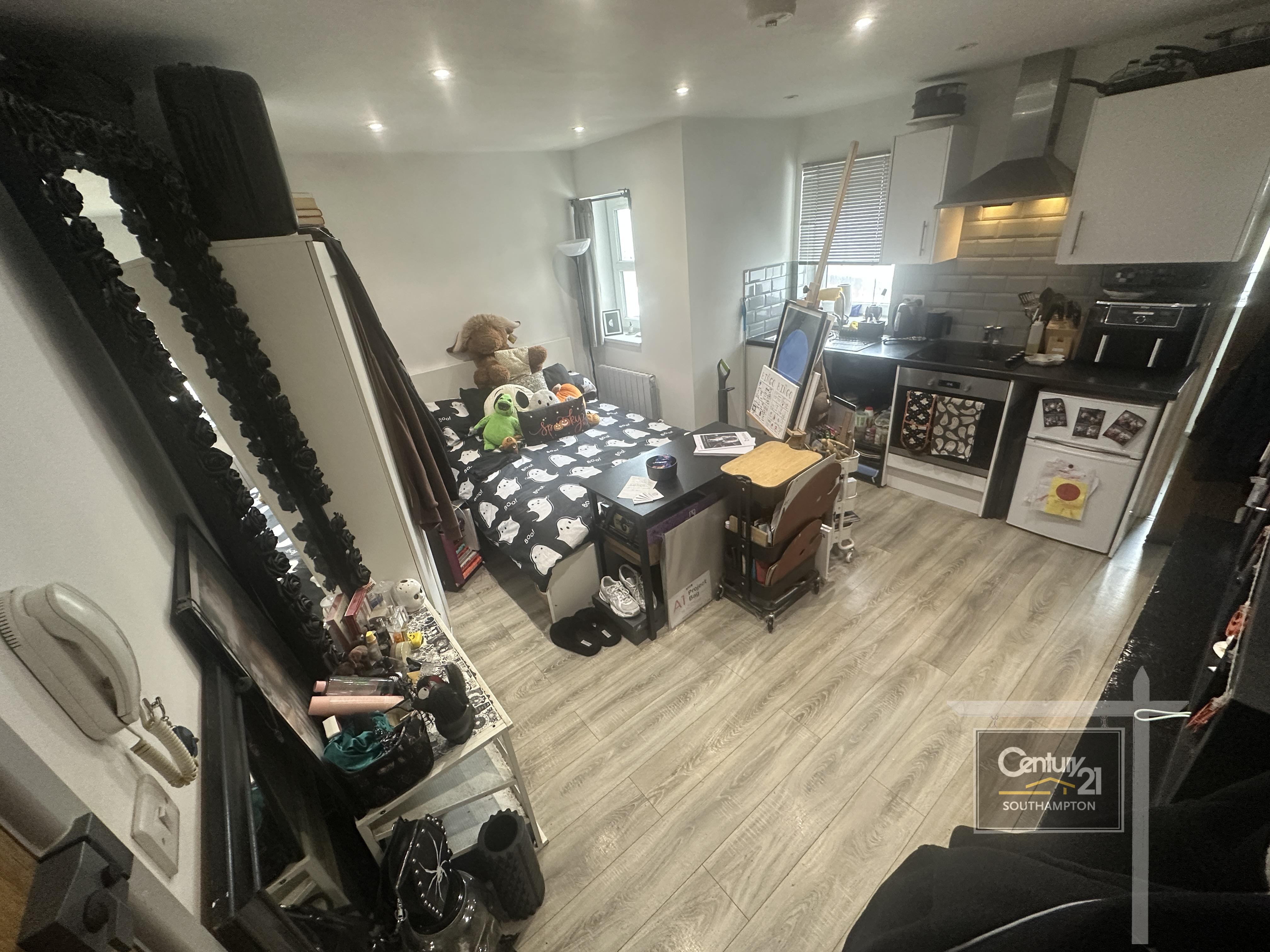 Flat Palmerston Road in Southampton