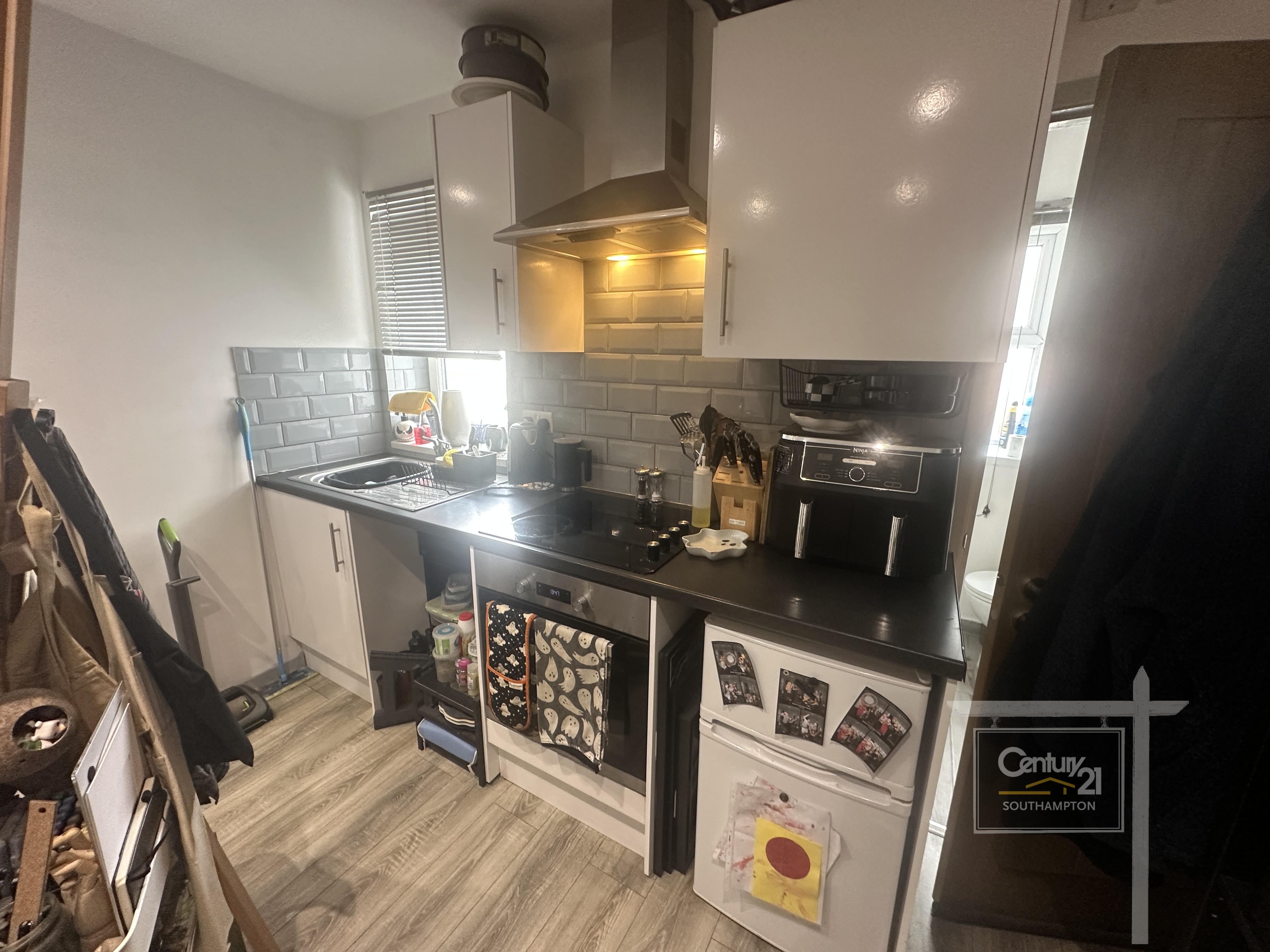 Flat Palmerston Road in Southampton
