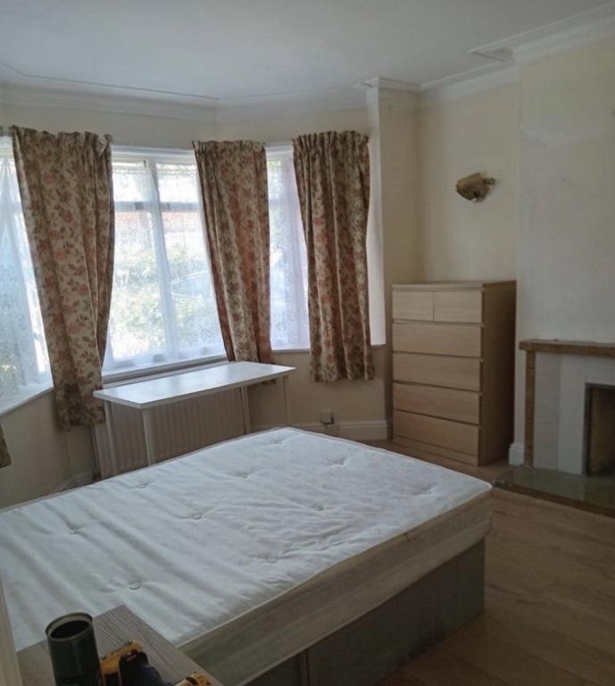 Room Hartley Avenue in Southampton