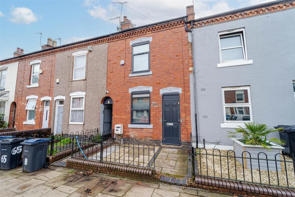 Flat Winnie Road in Birmingham