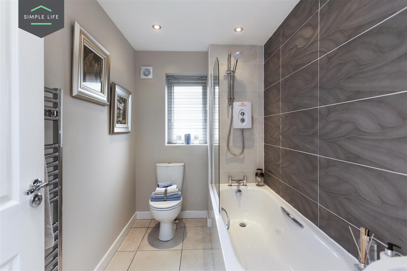 House Isinglass Drive in Doncaster