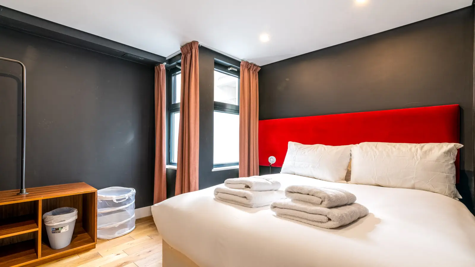 Flat Pentonville Road in Greater London