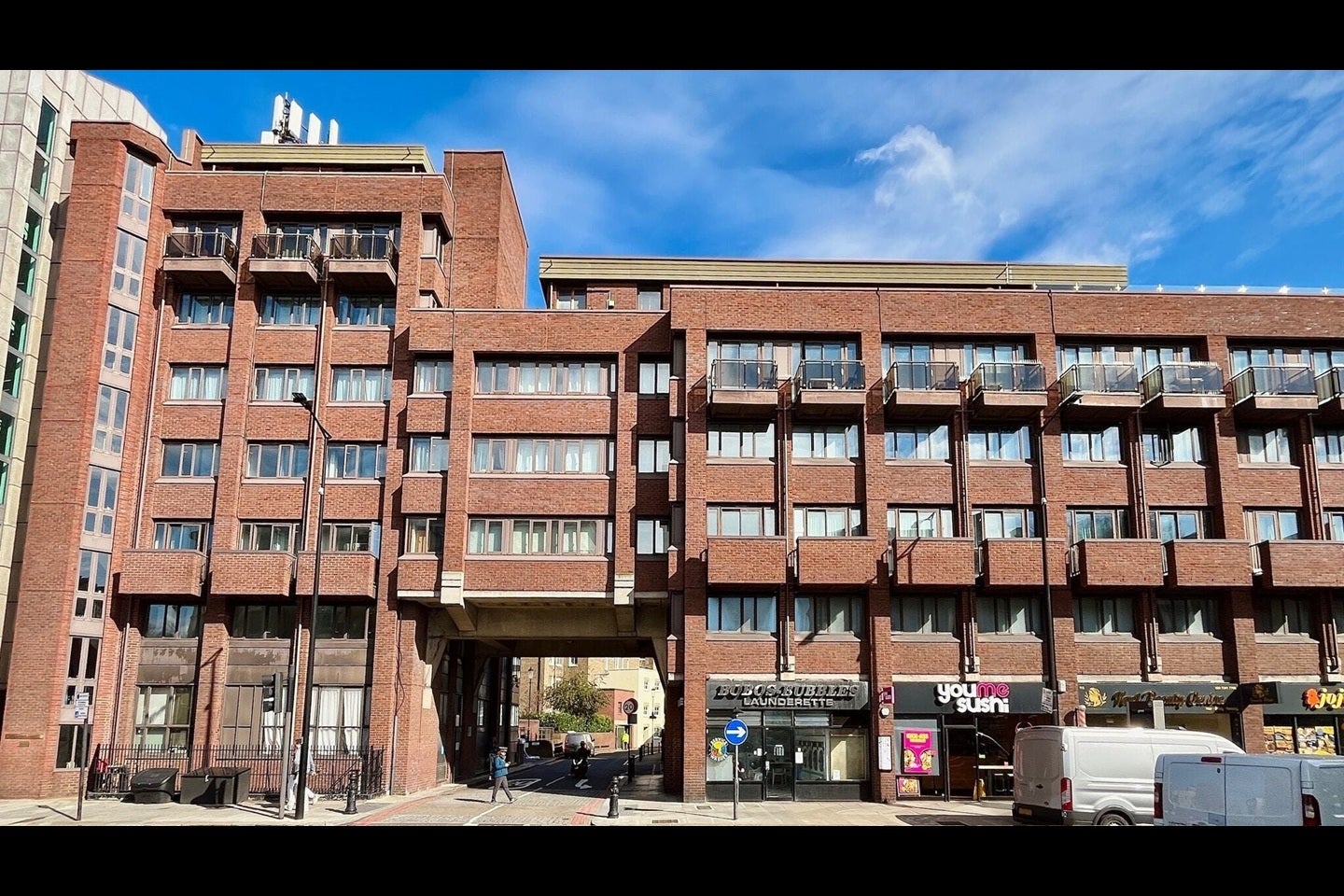 Flat Earl's Court Road in Greater London