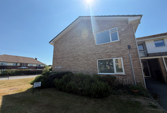Flat Waterford Place in Highcliffe-on-Sea