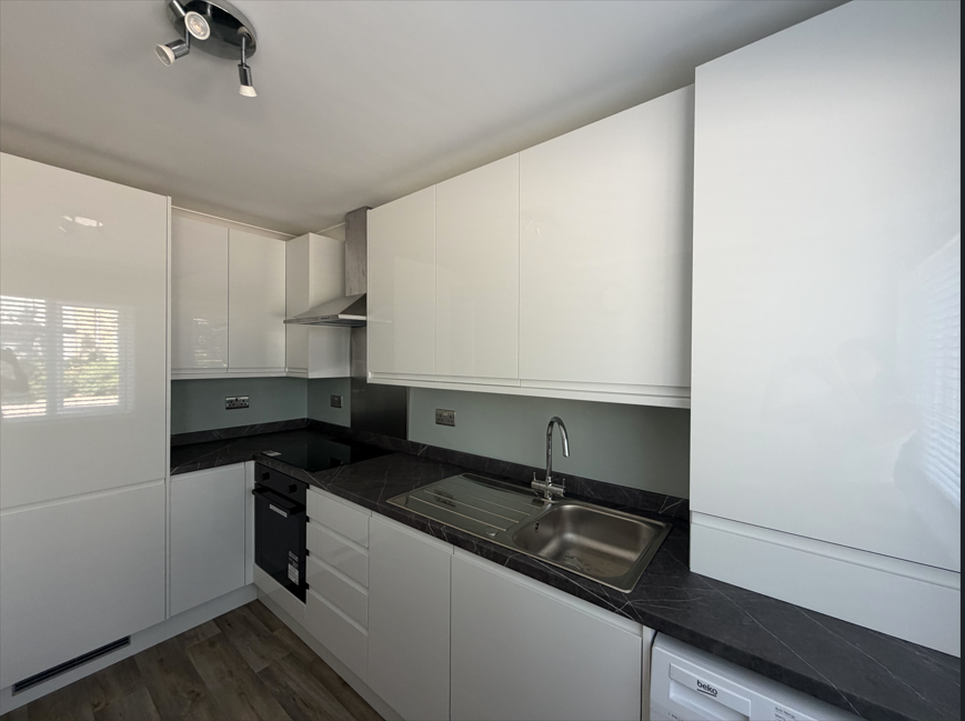 Flat Waterford Place in Highcliffe-on-Sea