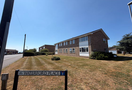Flat Waterford Place in Highcliffe-on-Sea