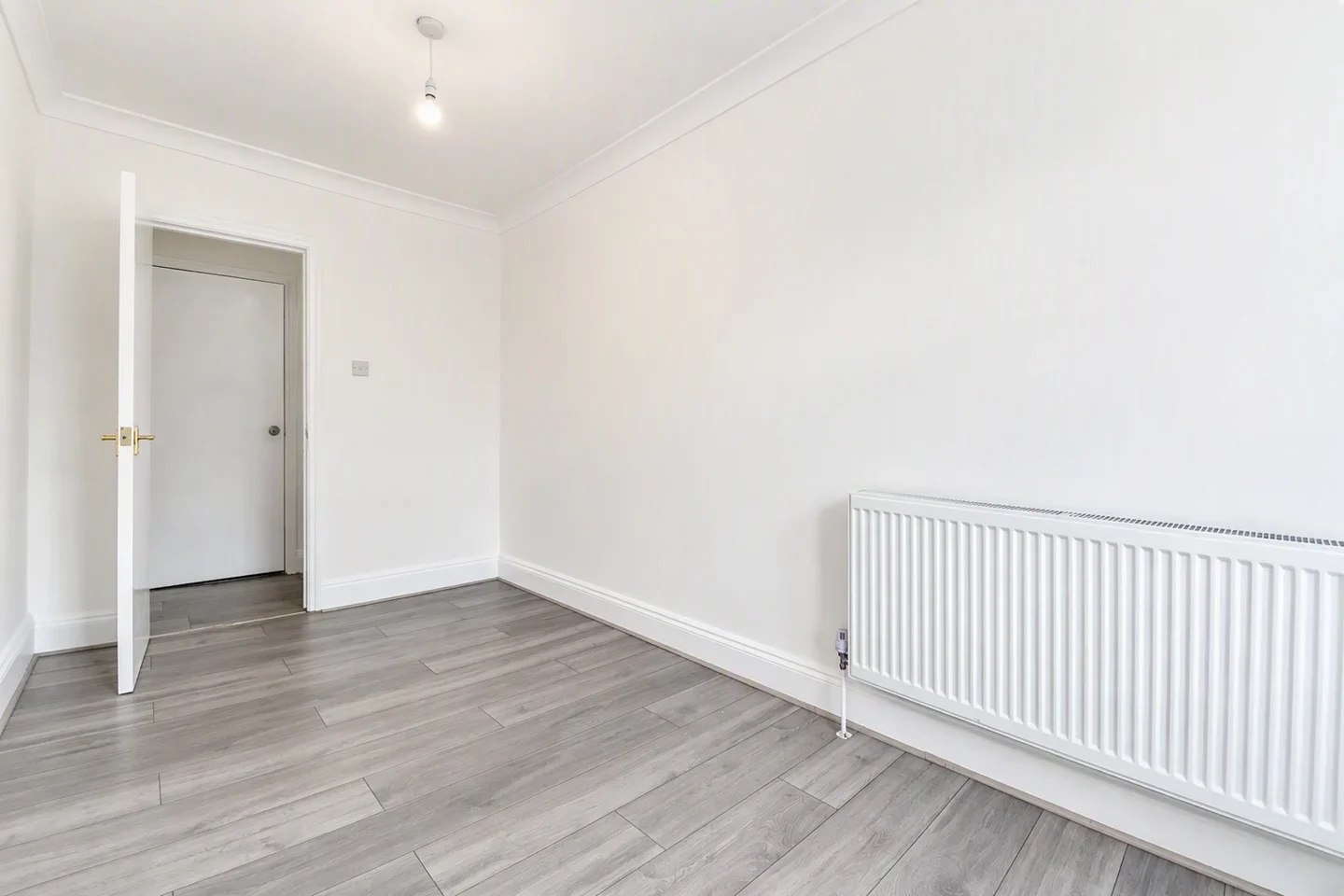 Flat Hertford Road in Greater London