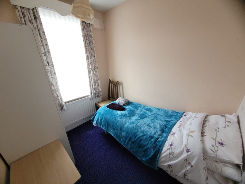 Room Arch Road in Coventry