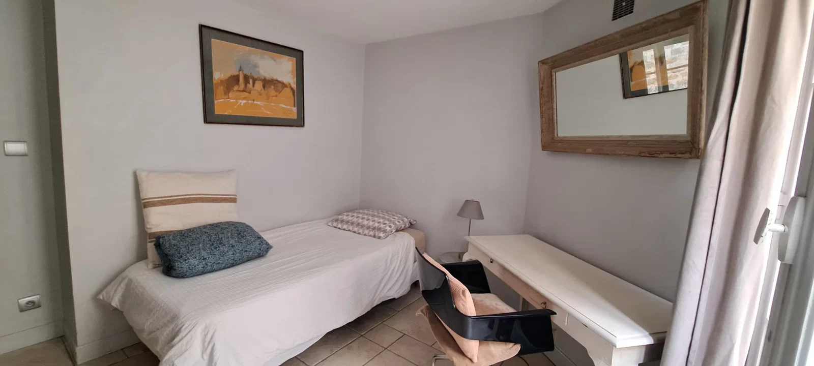Room Rue Bridaine in Paris