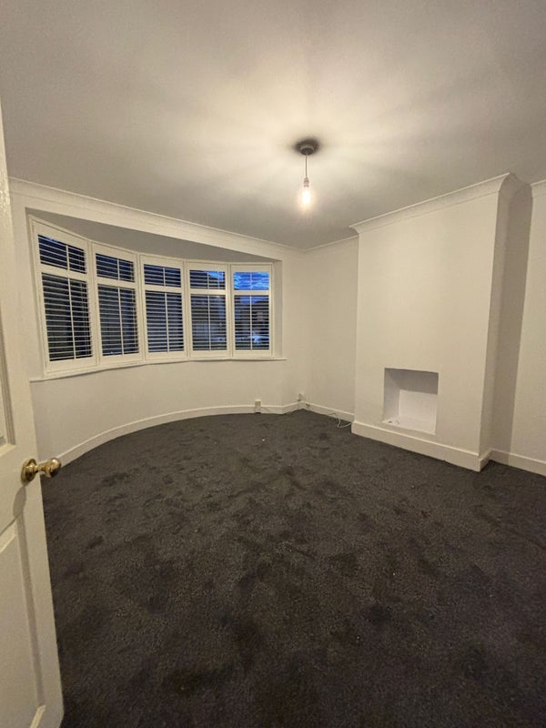 Room Penrith Road in Greater London