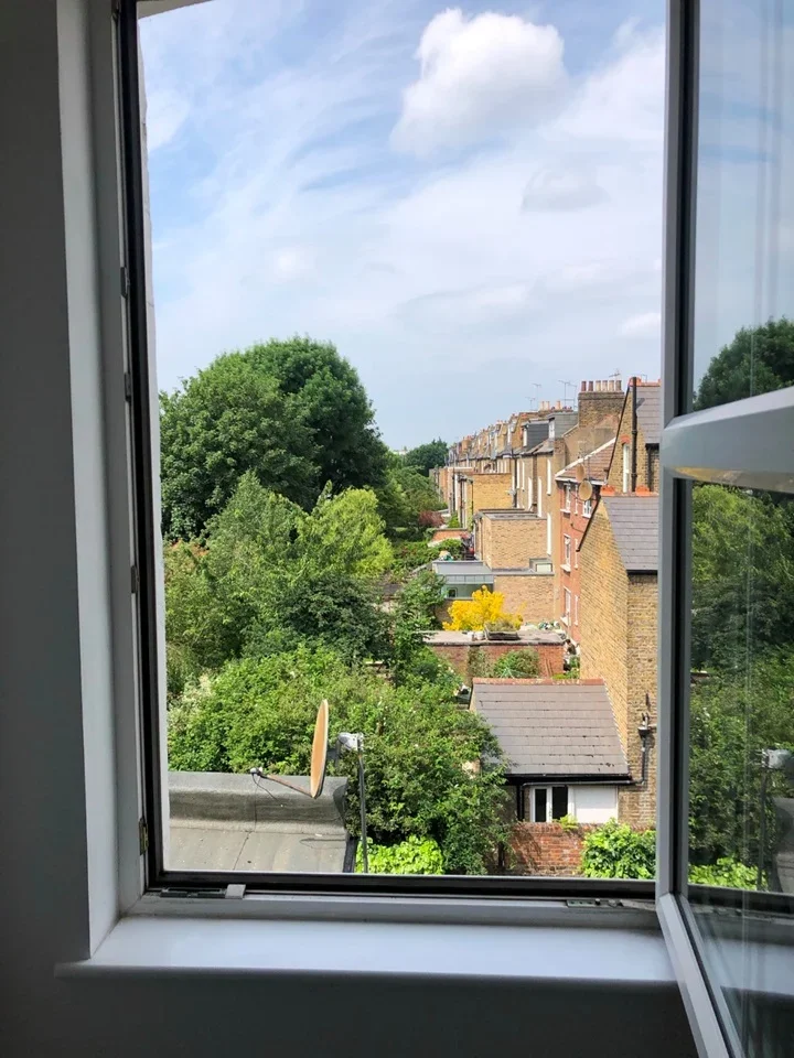 Flat Batoum Gardens in Greater London