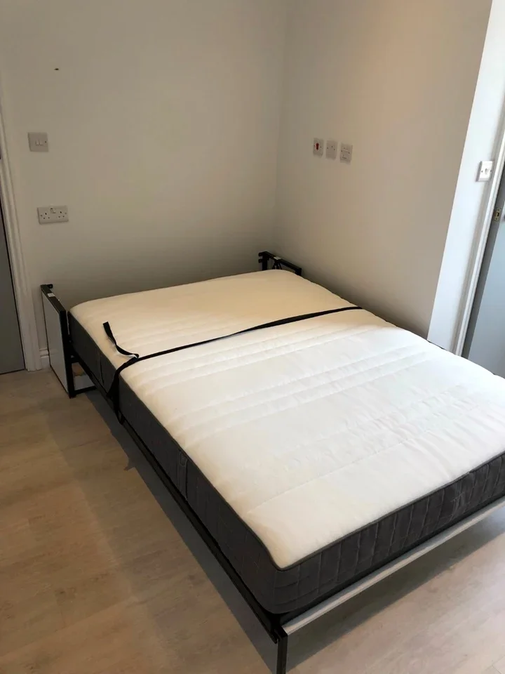 Flat Batoum Gardens in Greater London