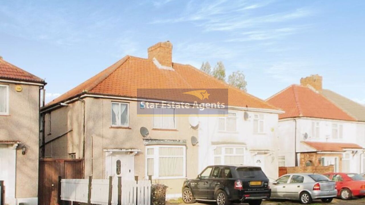 House Halsbury Road West in Greater London