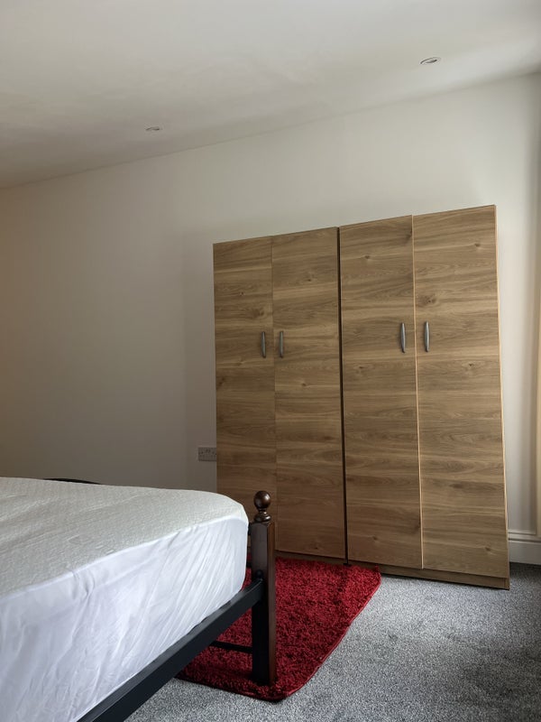 Room Watcombe Road in Greater London