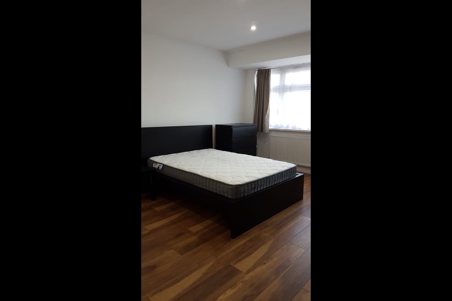 Room Warley Road in Greater London