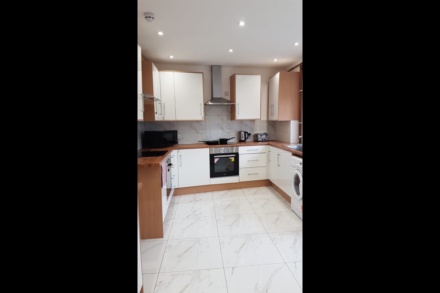 Room Warley Road in Greater London