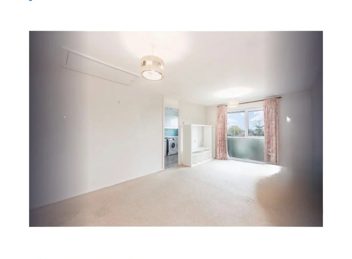 Flat Coombe Road in Greater London