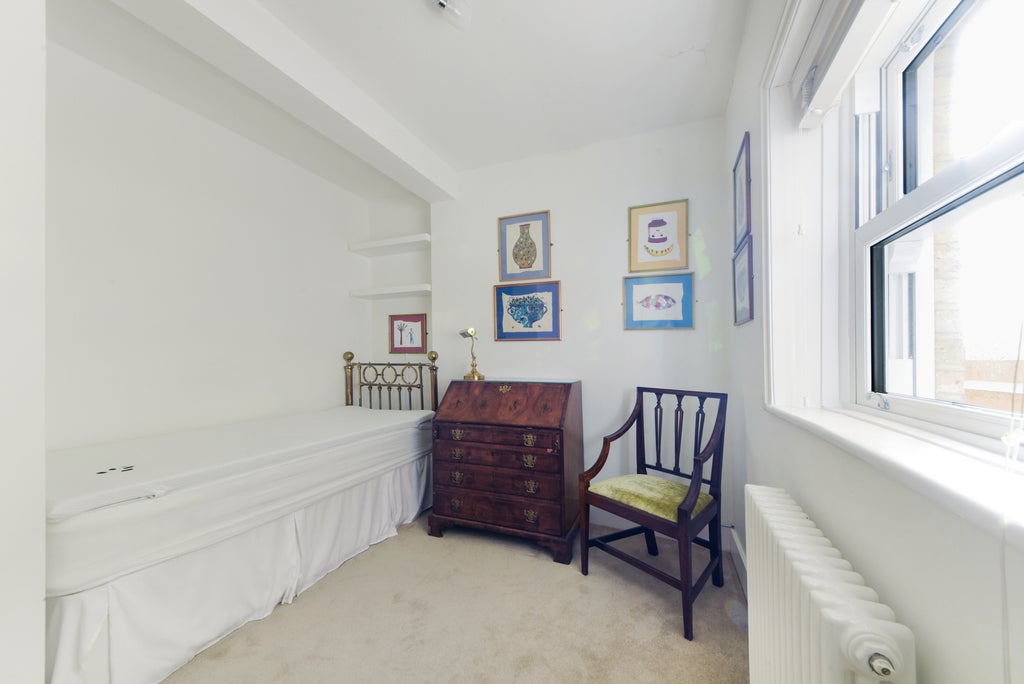 Flat Wimbledon Park Road in Greater London