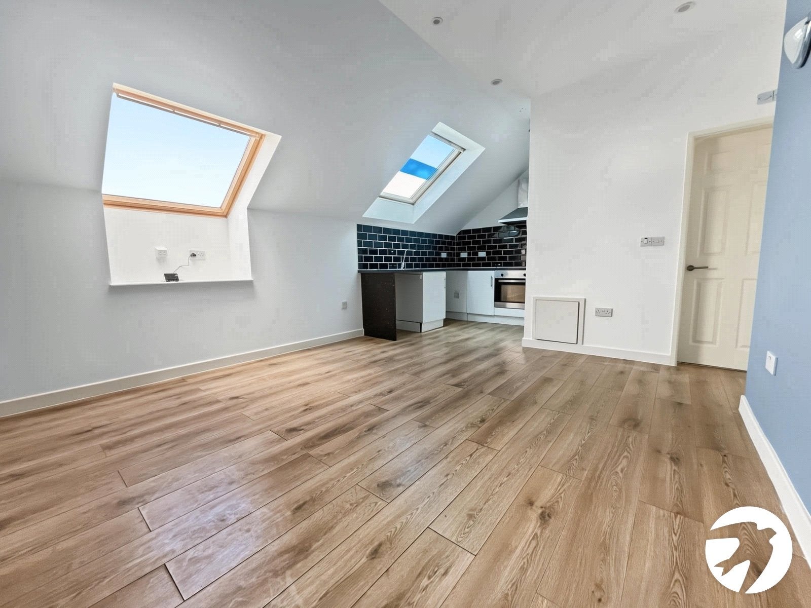 Flat Brownhill Road in Greater London