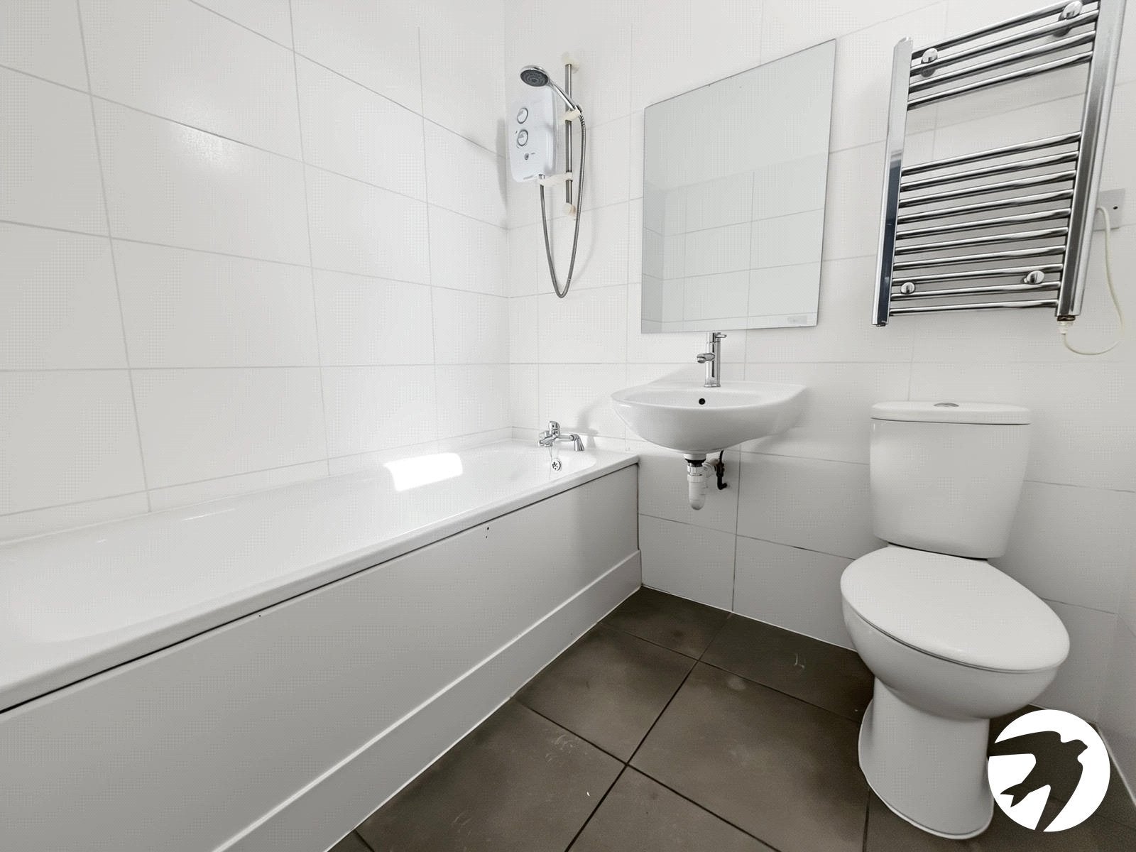 Flat Brownhill Road in Greater London