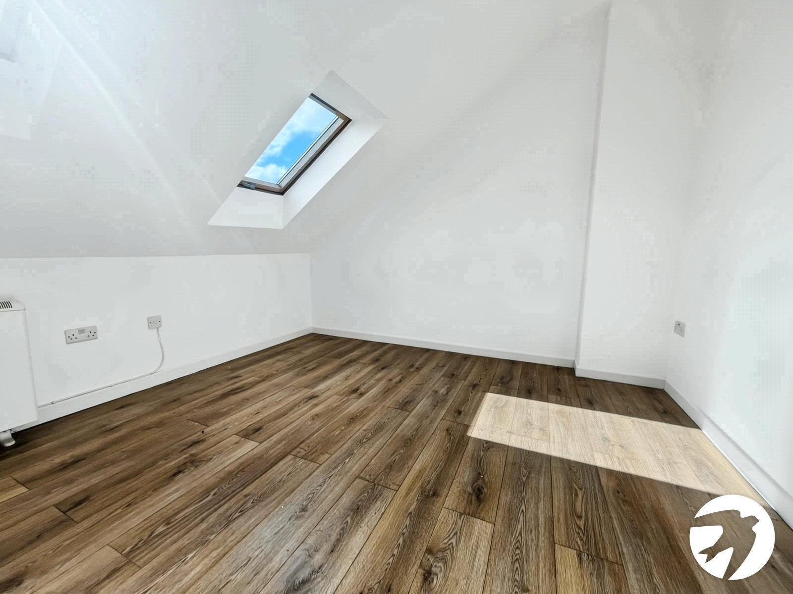 Flat Brownhill Road in Greater London