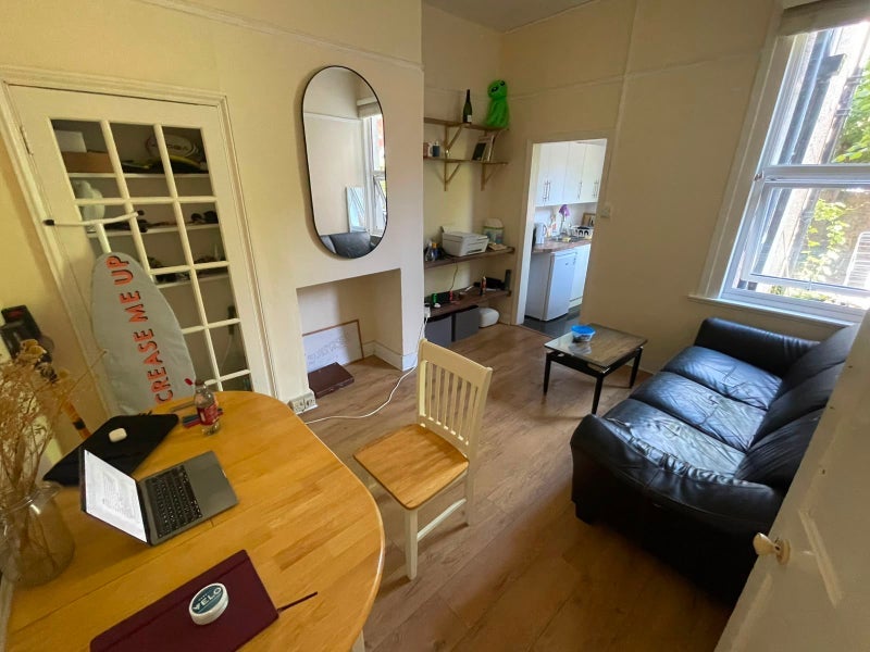 Room Honeybrook Road in Greater London