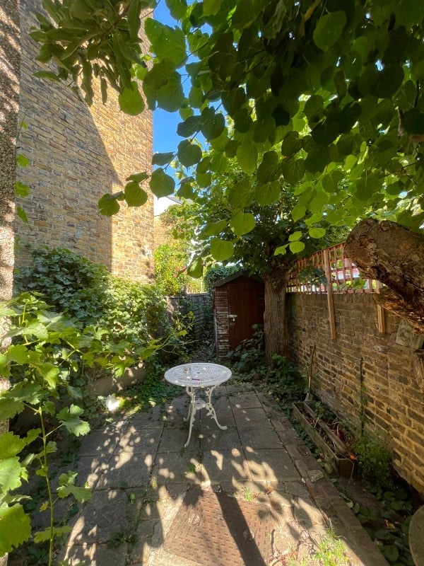 Room Honeybrook Road in Greater London