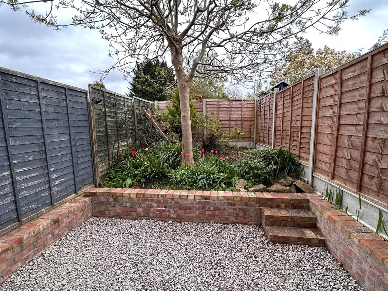House Brownlow Crescent in Melton