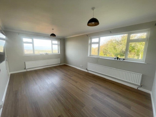 Flat Woodspring Avenue in Weston-super-Mare