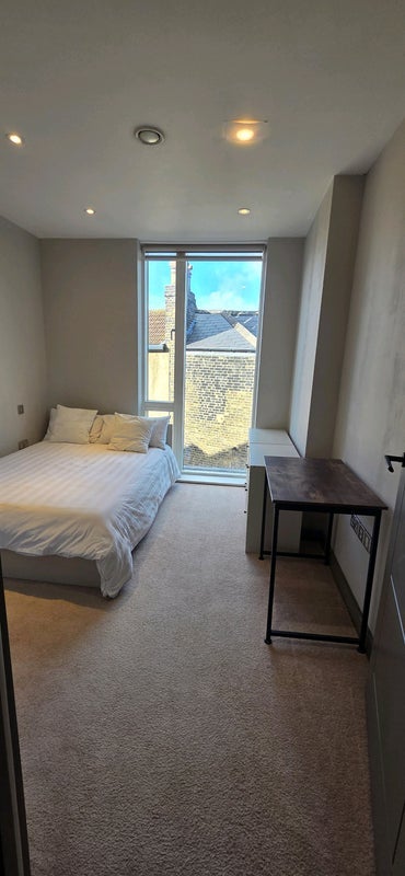 Room Brockley Road in Greater London