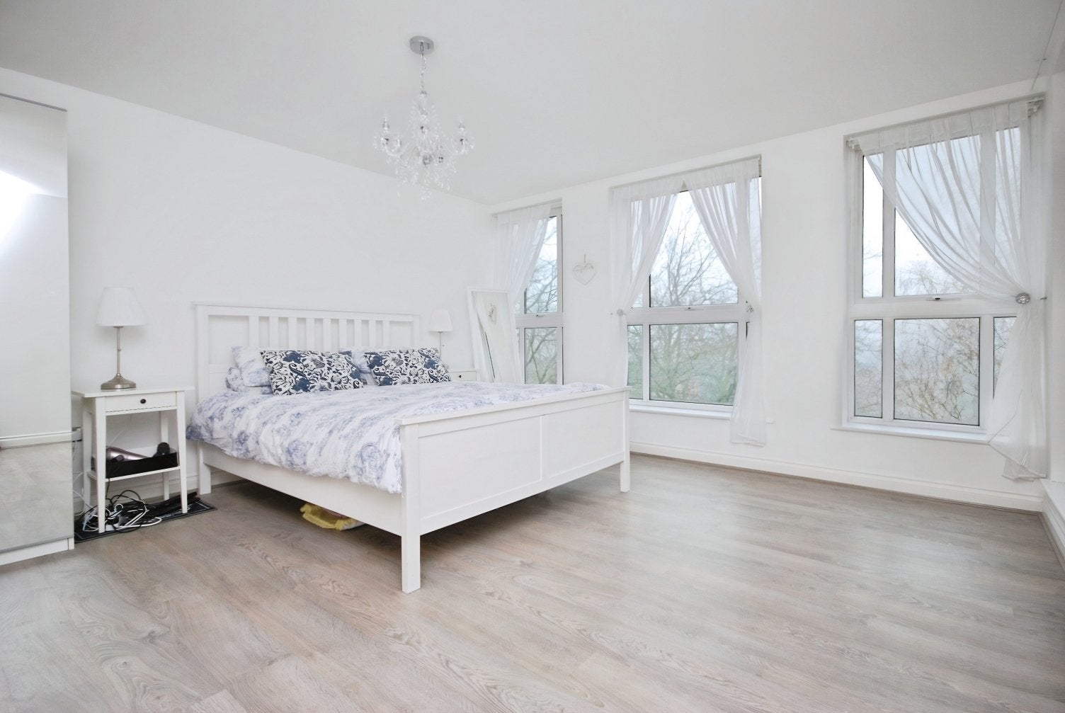 Flat Sparkes Close in Greater London
