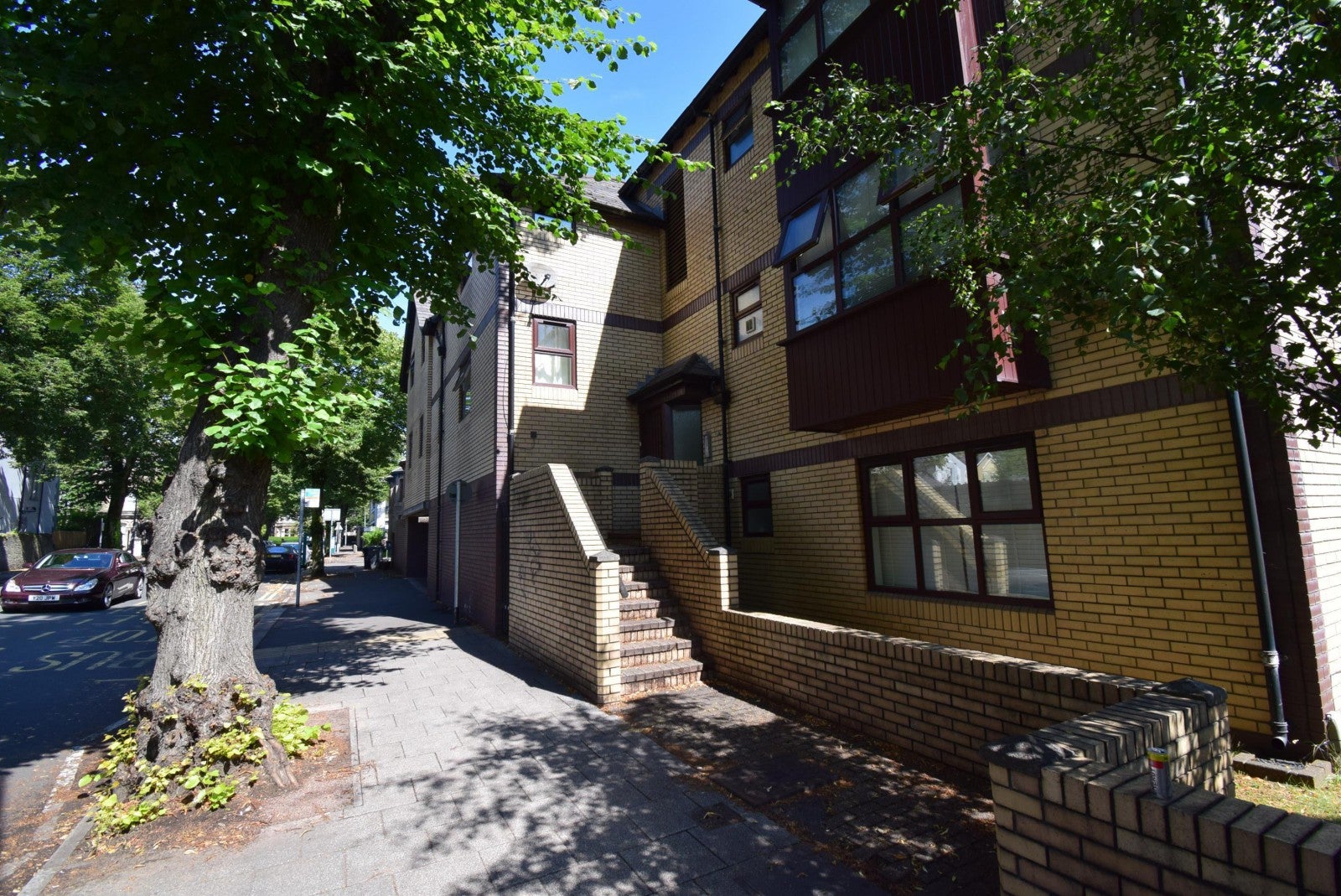 Flat West Grove in Cardiff